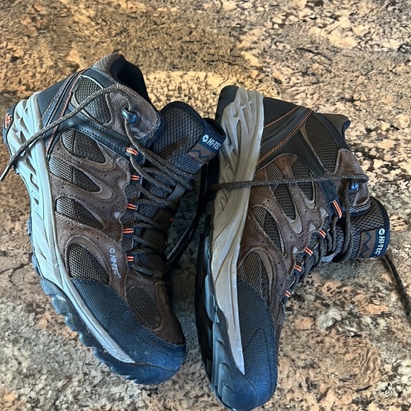 HI-TECH Boots main image 8
